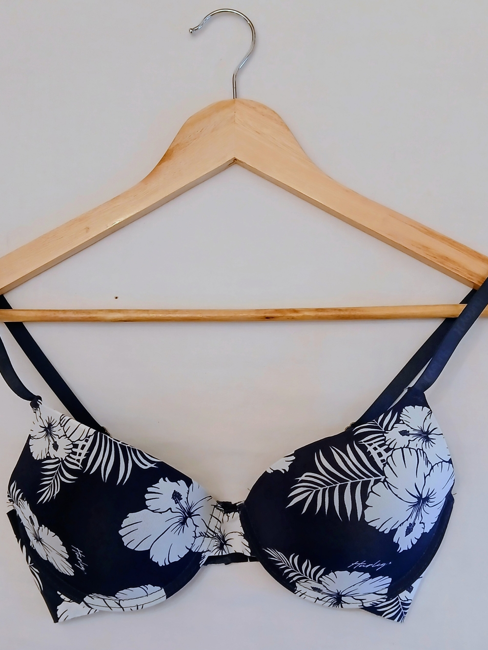 Hurley Women’s 34C Tropical Hibiscus T-Shirt Bra Blue White NWOT